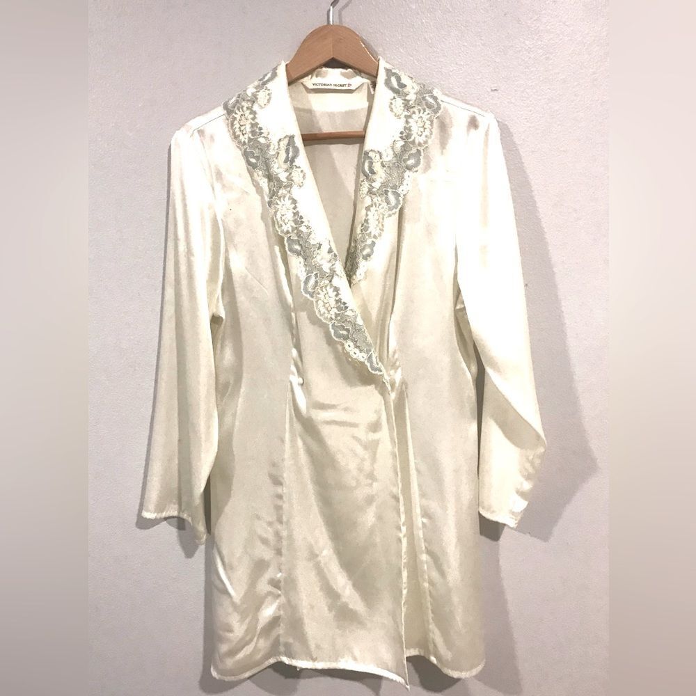 Victoria’s Secret sleepwear vintage soft classic nightgown cover lace Women’s M